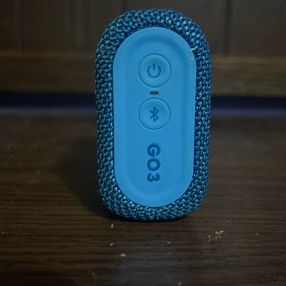 JBL Go 3 barely used gotten as a gift but i already had a JBL flip 6 - Picture 4 of 4